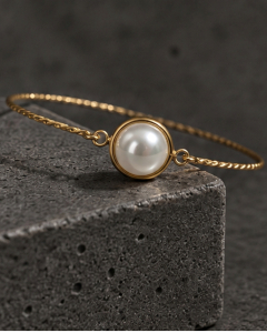 Preview: Perlen Armreif Gold, Perlenschmuck Damen, Vergoldeter Edelstahl Armreif, Schmuck Geschenk für Freundin, Geschenk für Frauen zum Geburtstag